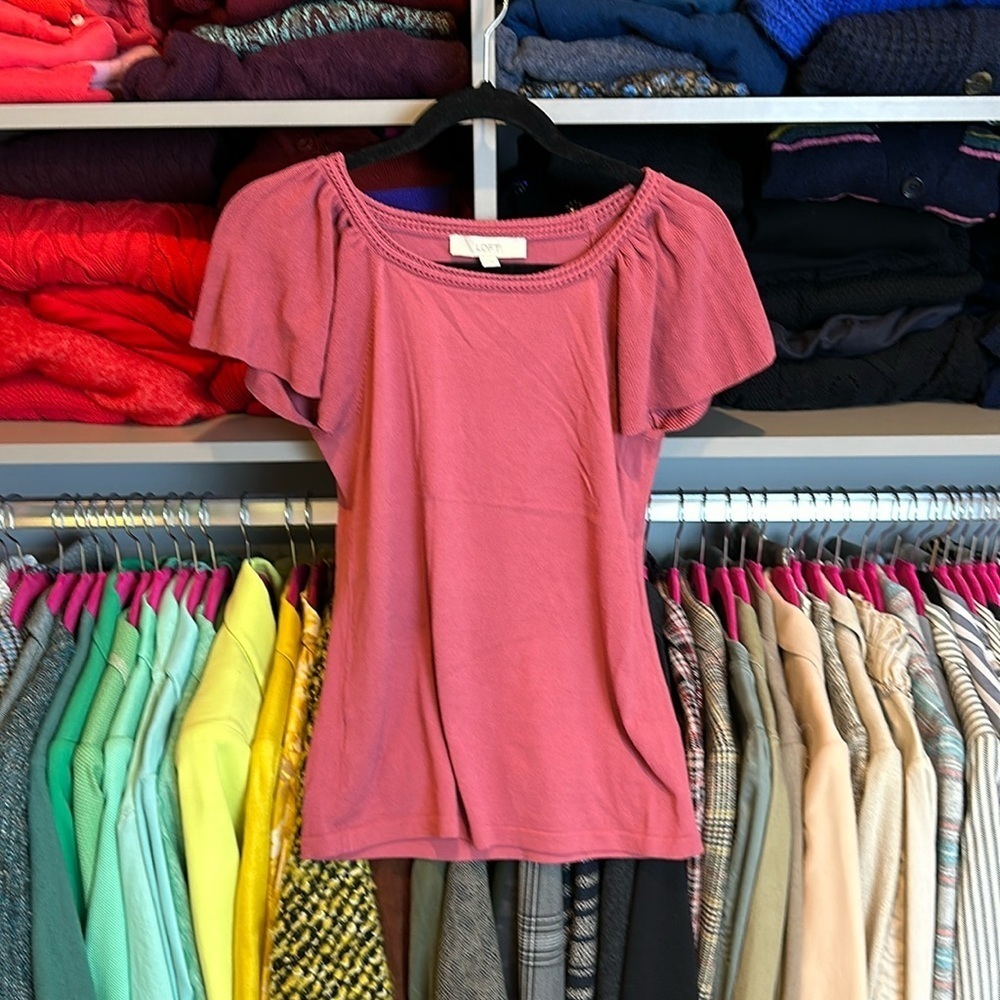Loft mauve short sleeve scoop neck sweater top size XS